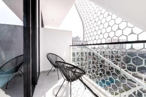 Free housekeeping visits during your stay - StayShort - Studio in Al Barsha that Sleeps 4 with Premium Building Amenities