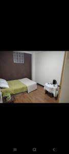 Edificio ventanas azules