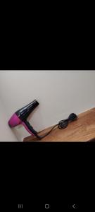 Edificio ventanas azules