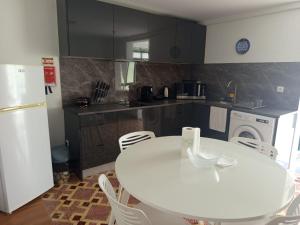Villa Rodrigues 2 by Rentallido