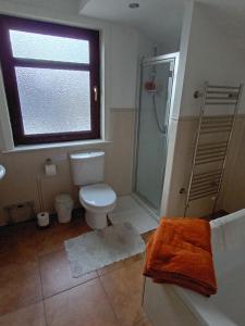 Kingsize Bedroom with Lovely Garden