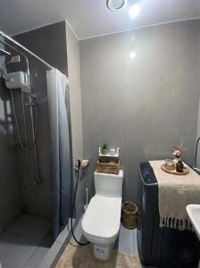 Air Residences 49F City View, Wifi & Netflix