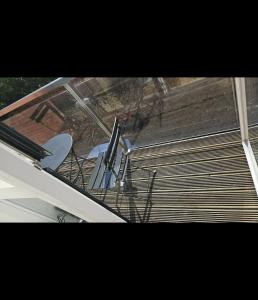 Luxury Two Bed Apartment w Car Parking, by Station