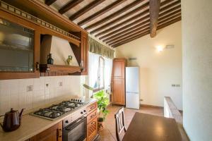 Farmhouse On Wine Estate Near Montalcino