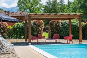 Large Villa With Pool And Sauna On Tuscan Estate