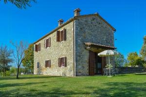 Apartment With Pool In Tuscan Stone House