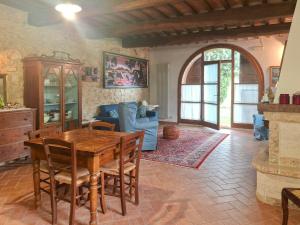 Apartment With Pool In Tuscan Stone House