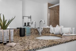 Luxury 2BD Corner Loft with Stunning Miami River View