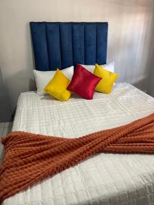 Woodlands Hills Estate Home Stay