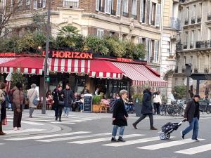 Montparnasse,romantique place ,center,4minsLouvre , Notre Dame de Paris and Eiffel tour