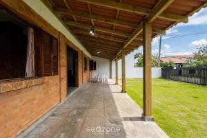 Casa Grande com 3 Quartos em Penha SEL0068