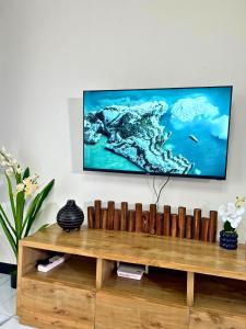 Homey and Highly Secure Apartment with Parking & Fast WiFi