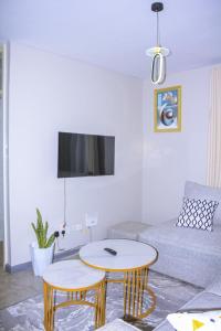 TanuStays - Modern 1 Bedroom at Royal Suburbs Tsavo, near TRM