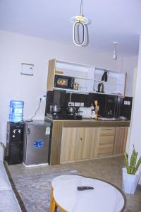 TanuStays - Modern 1 Bedroom at Royal Suburbs Tsavo, near TRM