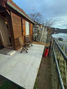 Charmante cabane rustique en bord de Seine