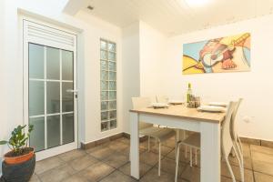 A Casinha by Atlantic Holiday