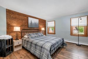 Cozy NH Retreat l HOT TUB 25min to Loon
