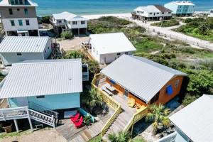 Pet Friendly Gulf Shrimp N Cape behind TradingPost- Beach Access