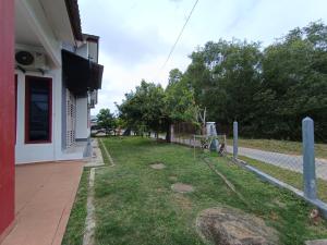 NikNa Homestay Batu Rakit - WIFI Netflix