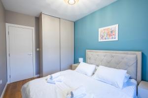 The Point - Modern City Apartment