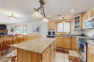 Sunset Condominiums: Golf View