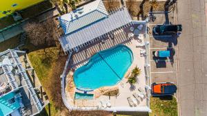 Seaside Home I Beach Access I Pool and Hot Tub
