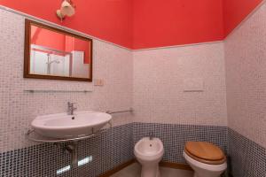 M082 - Marcelli, trilocale con terrazzo al residence Mareverde