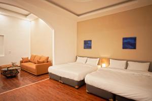 Spacious room for family in the city center