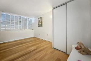 Three Bedroom Penthouse Apartment by Brookland Stays Serviced Accommodation Short Lets Leeds with Free WiFi in Brighton