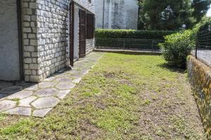 M083 - Marcelli, trilocale con giardino al Residence MareVerde