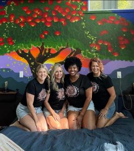 Firefly2 - luxury lakeside treehouse with hot tub