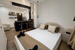 Studio sur guiliz avec piscine et parking