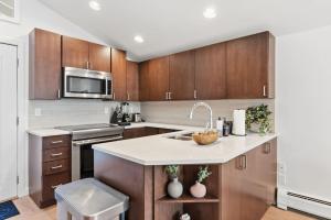 Remodeled 2BR Condo Walk to Lionshead Village