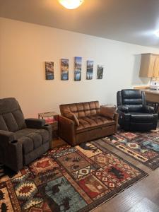 Home away from home 3 bedrooms 1.5 bath, 1 car garage