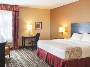 Standard King Room room in La Quinta by Wyndham Slidell - North Shore Area