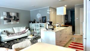 Hyvinkää kaksio sauna yard and covered terrace