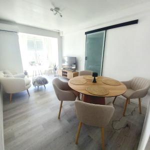 2-bedroom penthouse in the heart of Torrevieja with a sea view