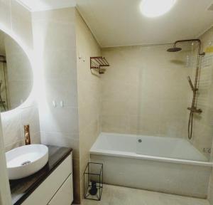 2-bedroom penthouse in the heart of Torrevieja with a sea view