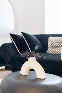 Lush 2 Bed Home I Free Parking I Near Chatham Dock