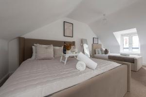 Lush 2 Bed Home I Free Parking I Near Chatham Dock