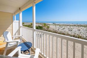 Drifting Sands Oceanfront Hotel
