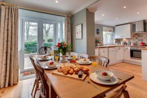 4 Bed in Filey oc-sa018