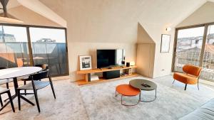 Unique sunny penthouse w AC in the citys heart