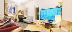 PARIS AUTHENTIC HOUSE 2 Maisons 1 studio ideale pour groupes, capacité 30 personnes