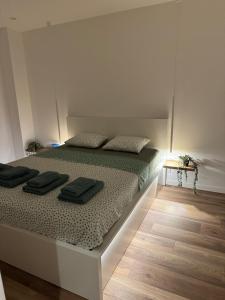 NEW Modern Apartment in City Center