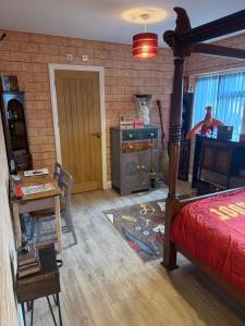 Potters Hideout- 2 Bedroom 2 Bathroom Apartment