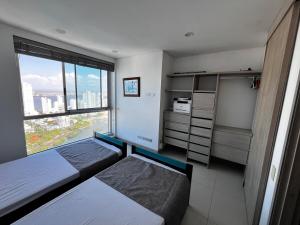 Palmetto Sunset, floor 39, spectacular view