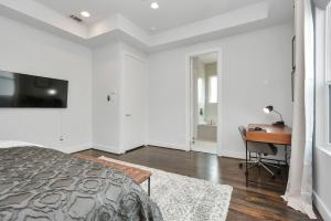 Casa LaBella - Downtown Skyline Views - Sleeps 10