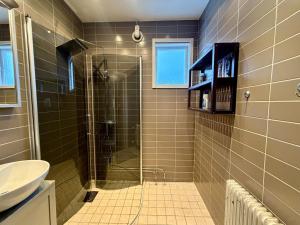 6 Beds Villa - 4 BR - For Workers - Volvo - Parking