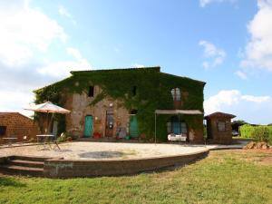 Romantic Farmhouse with Pool